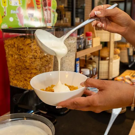 Restaurante Isape Gbc 호텔 *